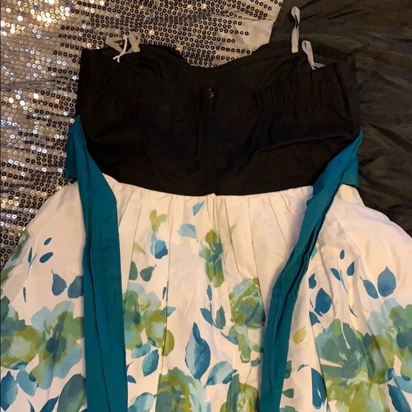 Floral dress strapless - Picture 3 of 3